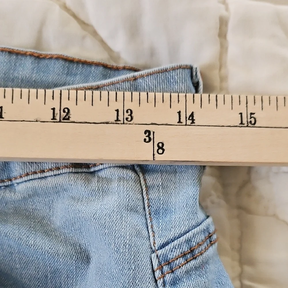 Sandpiper-Floral Embroidered Distressed Jeans- Size 8P - Picture 4 of 9